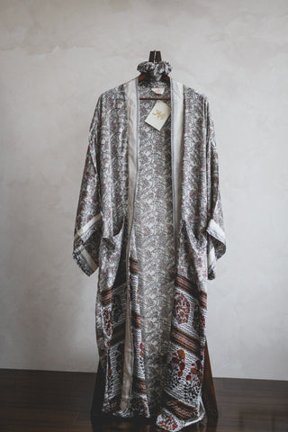 Sisters' Robe - Petal