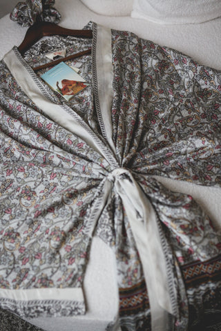 Sisters' Robe - Petal